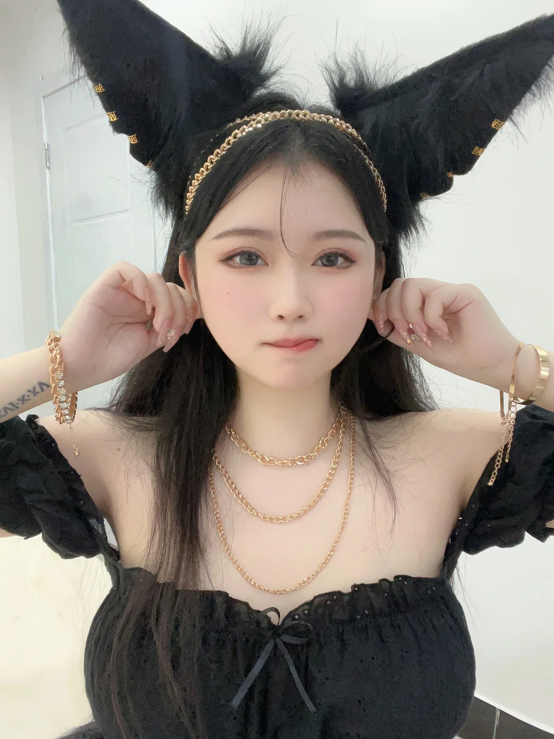 是依酱呀 - 黑狼 [34P,2V-134MB] tg@simisebaisi 【丝足阁】004.webp